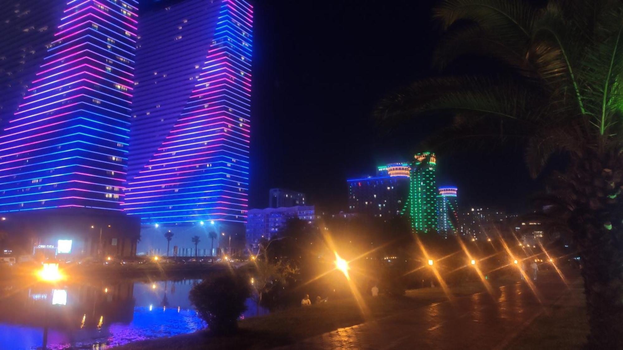 Orbi-City Batumi Apartments Sea View Exterior photo