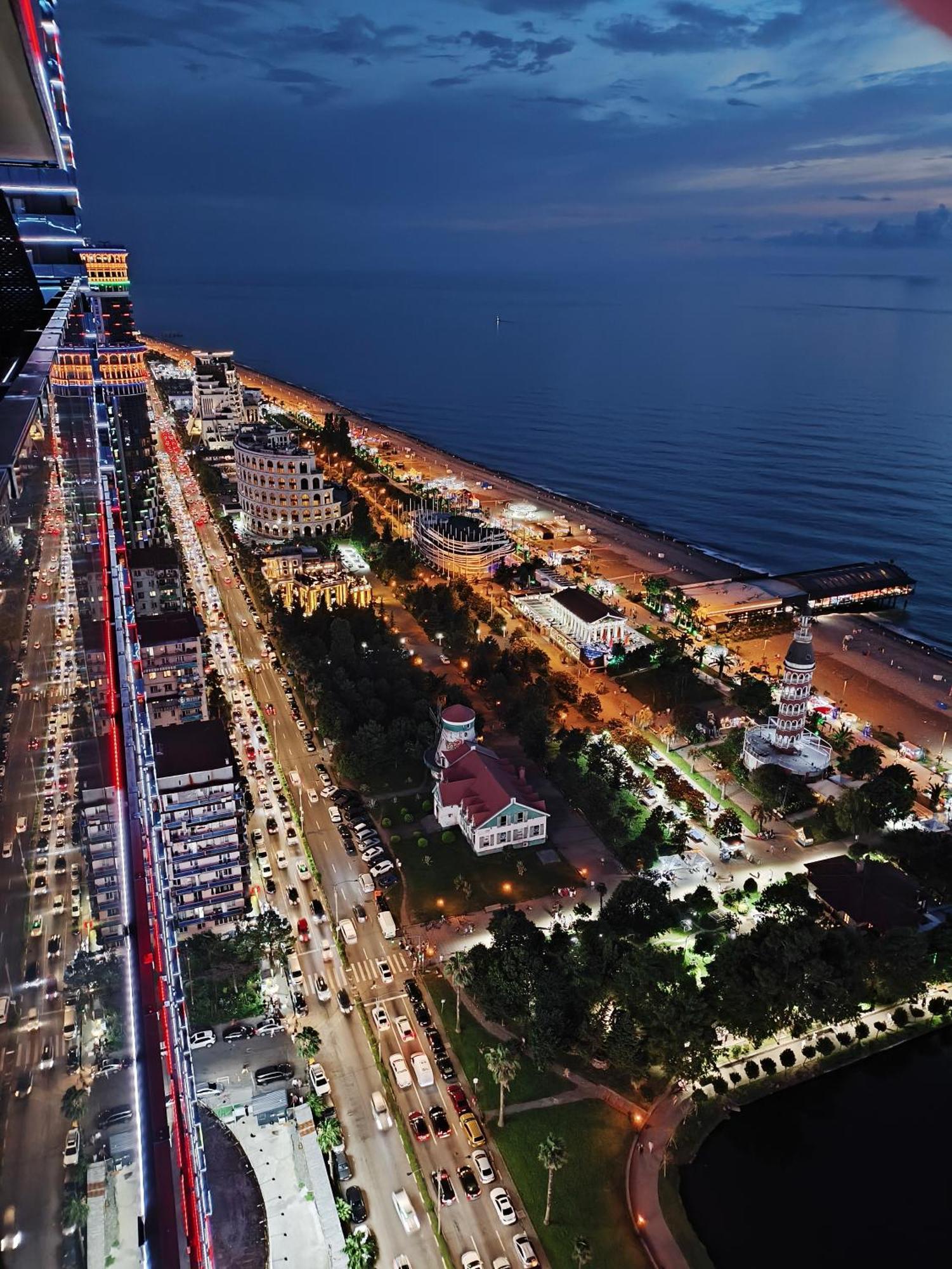 Orbi-City Batumi Apartments Sea View Exterior photo