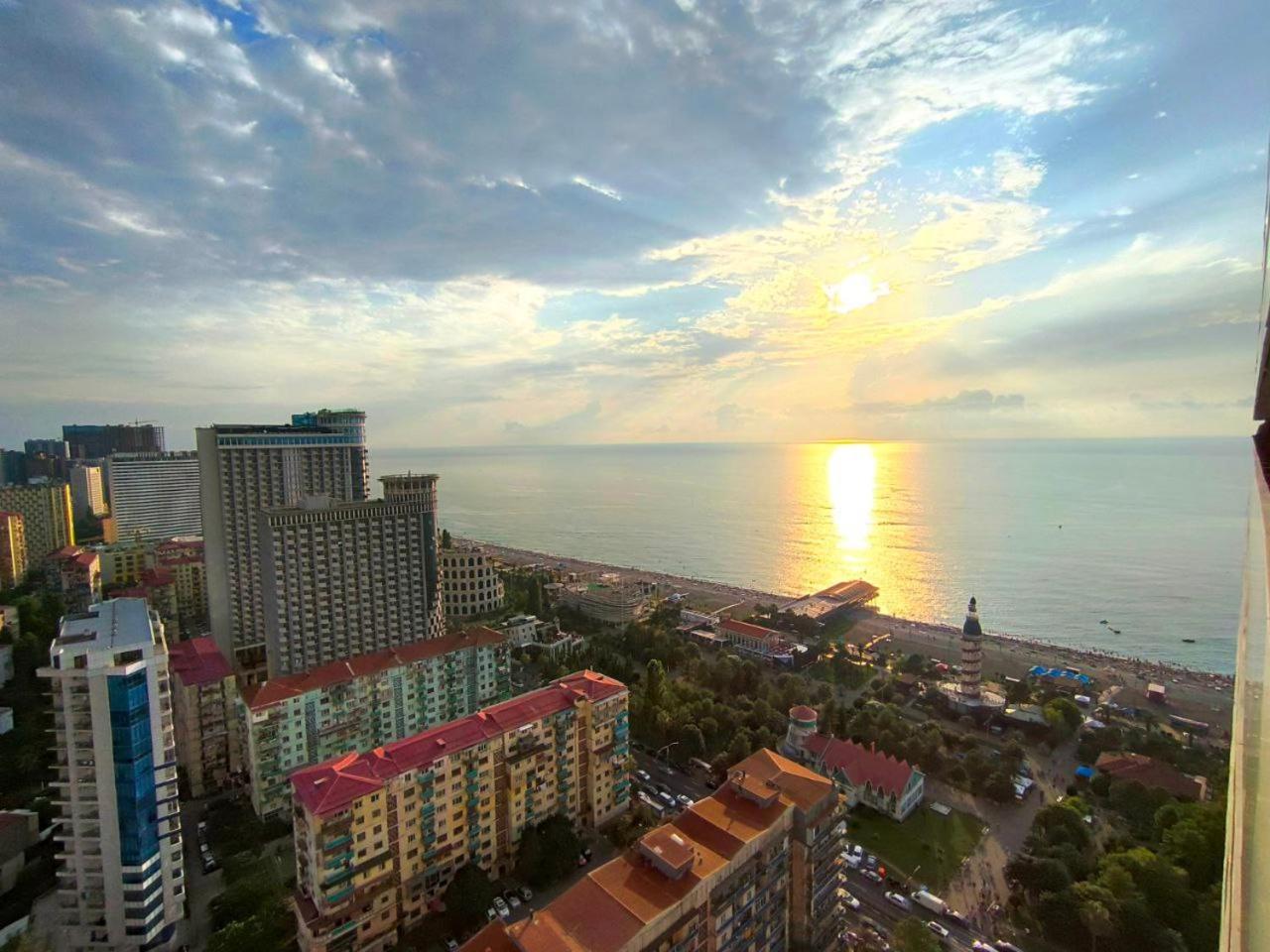 Orbi-City Batumi Apartments Sea View Exterior photo
