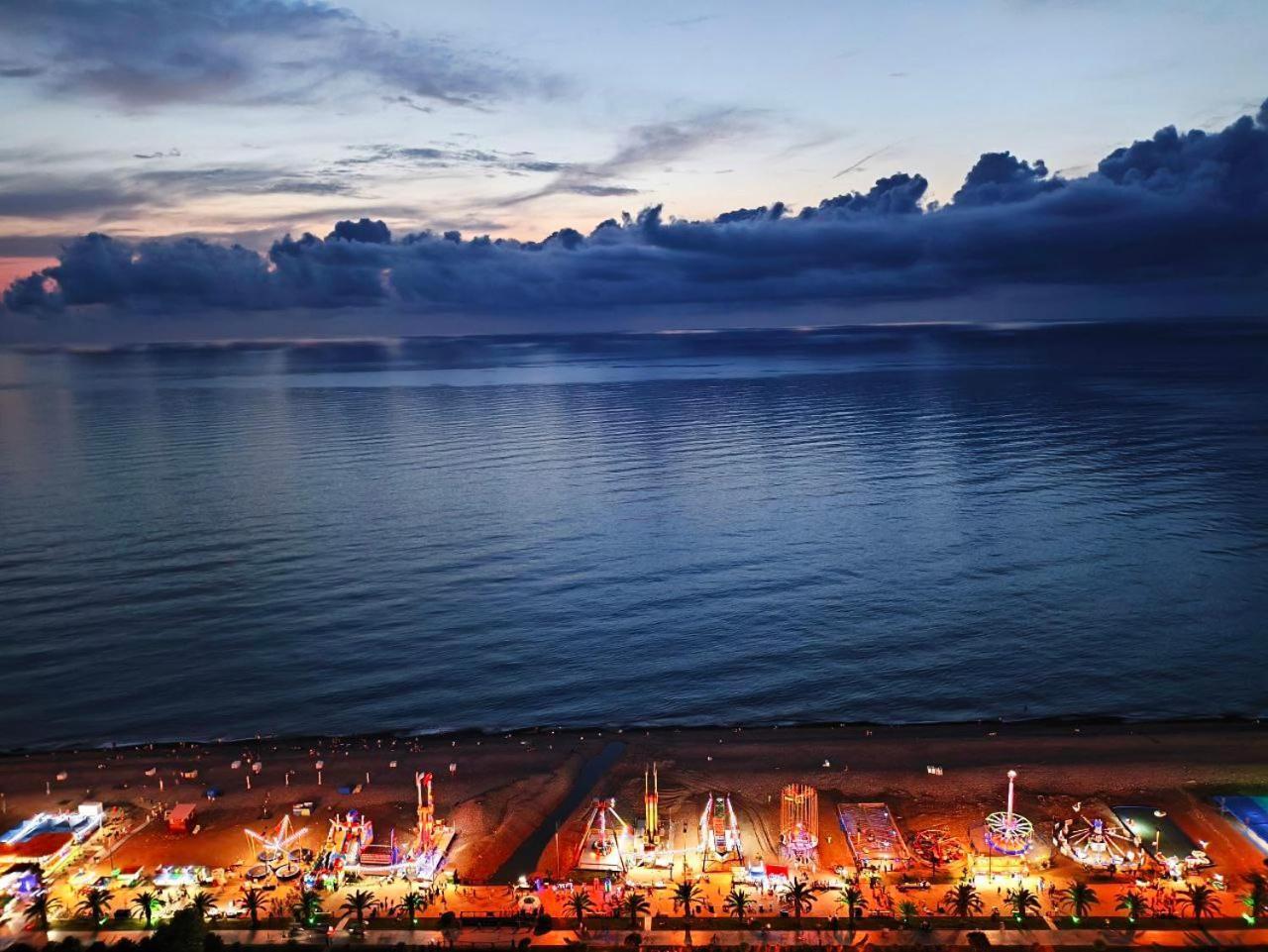 Orbi-City Batumi Apartments Sea View Exterior photo