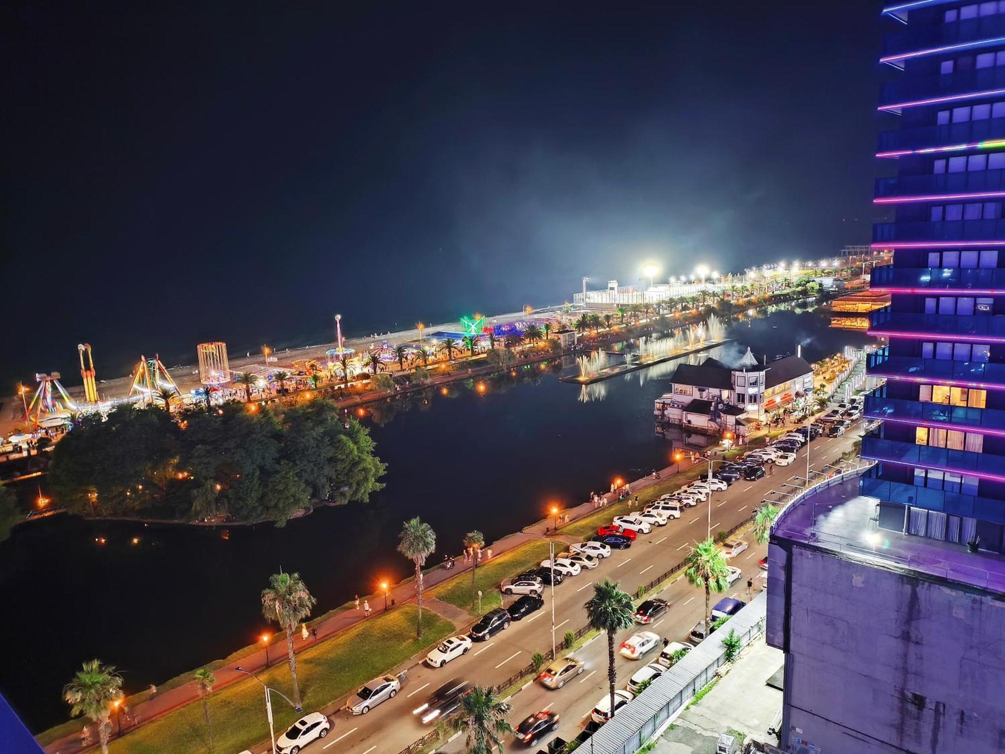 Orbi-City Batumi Apartments Sea View Exterior photo